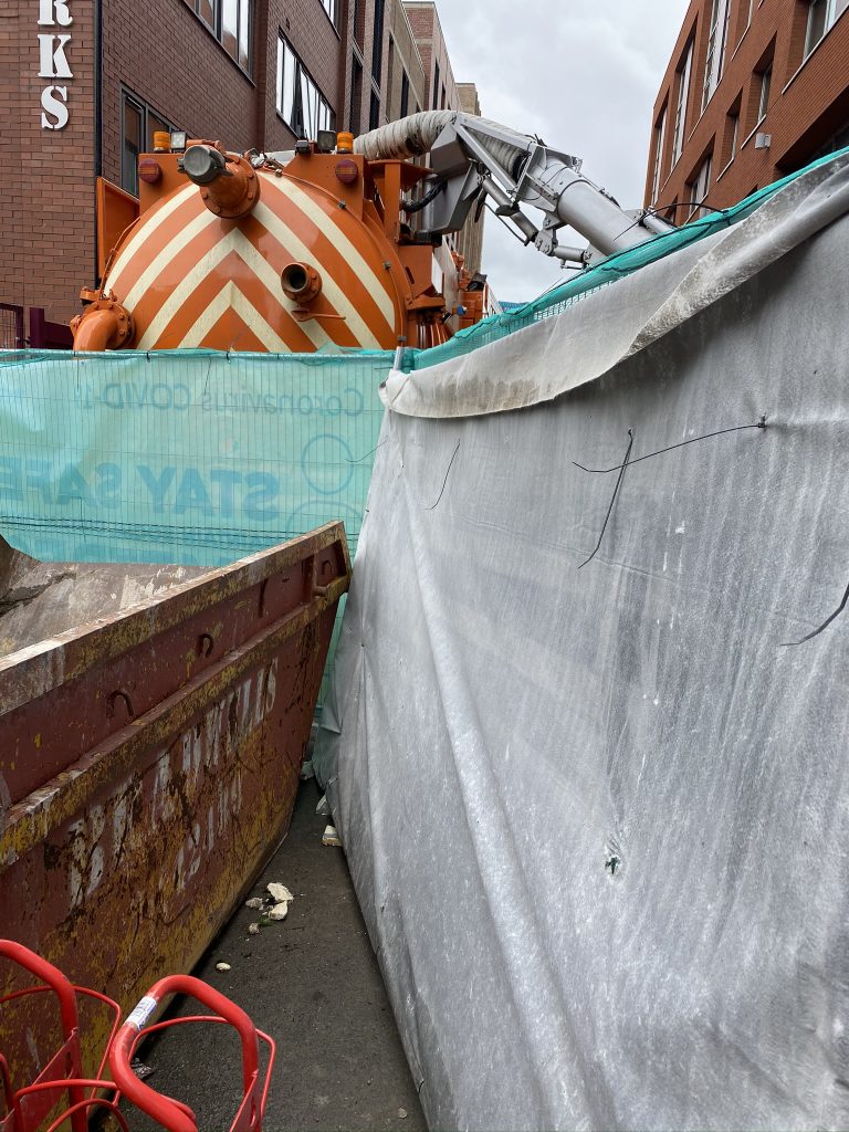 Vac tank and skip for waste disposal